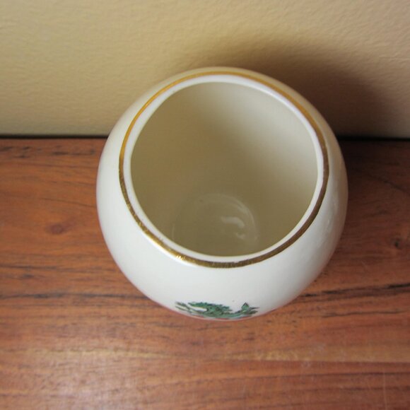 W.H. Goss crested heraldry china vintage Eastbourne (GC074 Grace) - Picture 4 of 7